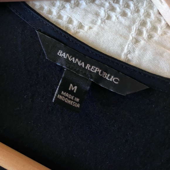 BANANA REPUBLIC Black V-Neck Faux Wrap Tank Blouse Size M - Picture 10 of 11